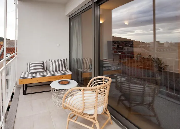 Luxury Ivari