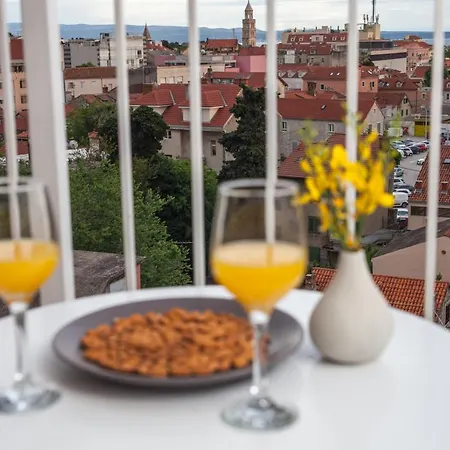 Luxury Ivari سبليت