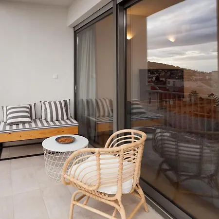 Luxury Ivari
