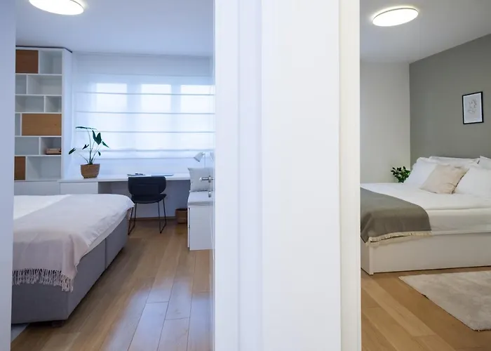 Luxury Ivari سبليت