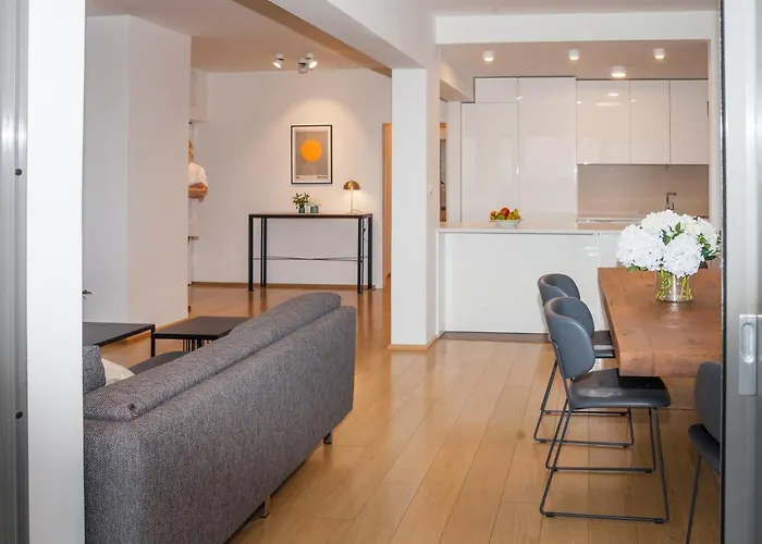 Luxury Ivari * سبليت